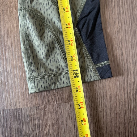 Lululemon Women's Green Speckled Capris Crop Leggings Athletic Workout‎ Pants - Picture 4 of 5